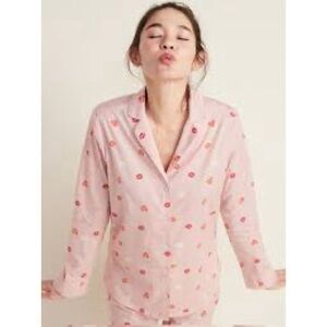 Old Navy Hearts & Kisses Pajama Top